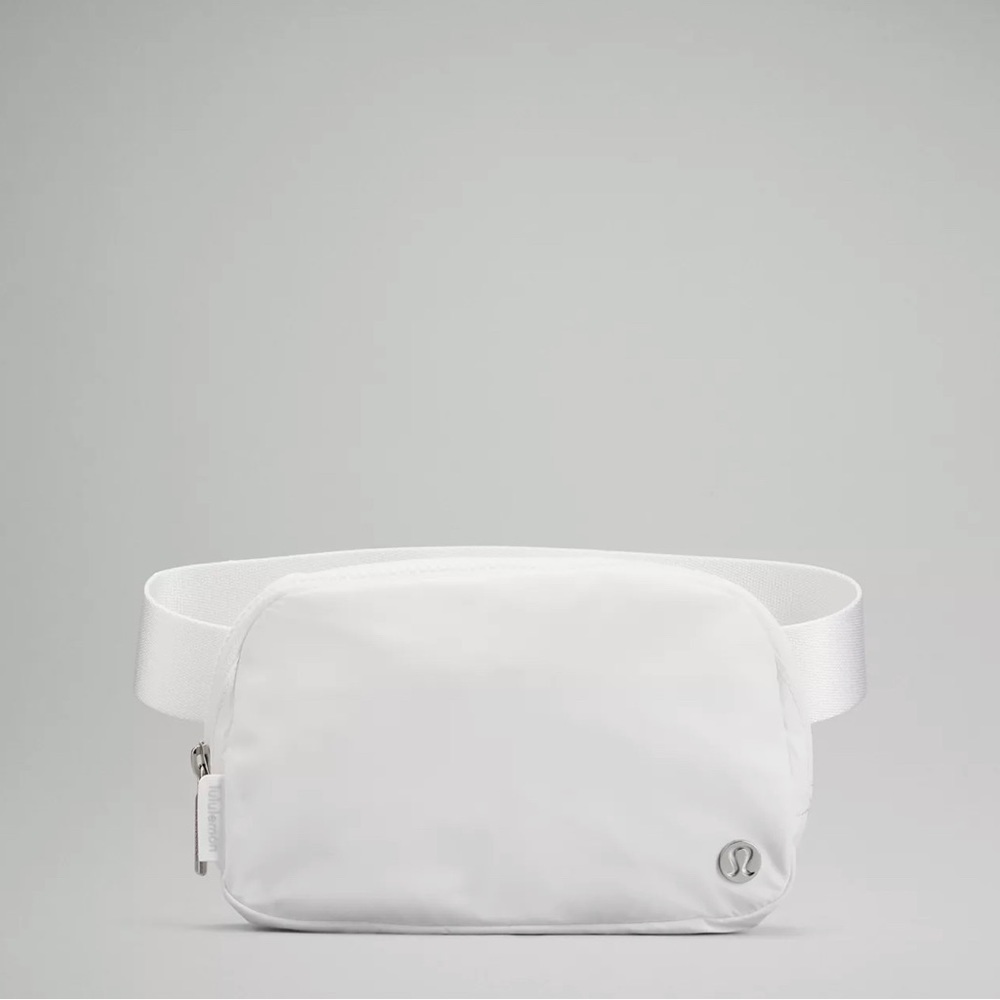 NWT LULULEMON WHITE BELT BAG